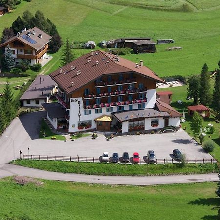 Park Hotel Mater Dei Pozza di Fassa Exterior foto